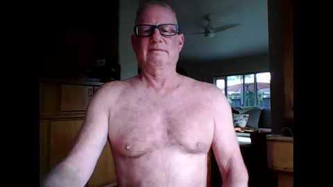 robo0000 online show from June 2, 3:02 pm