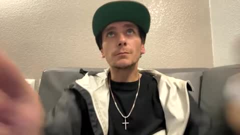 Rob witha 8 online show from October 6, 3:44 am