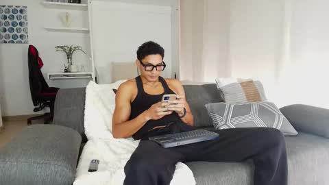 roby_millerr online show from March 8, 6:12 pm