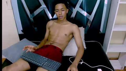 Snapshot of rocco_grey chatting on October 2, 8:24 pm ROCCO  online show from October 2, 8:24 pm