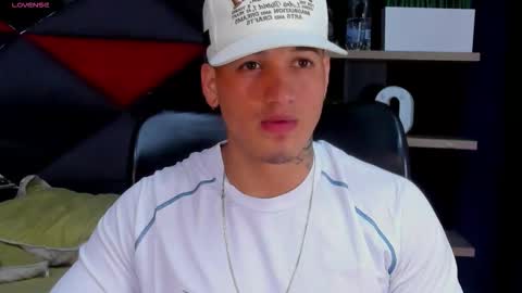 rocco_santos online show from November 25, 11:51 pm