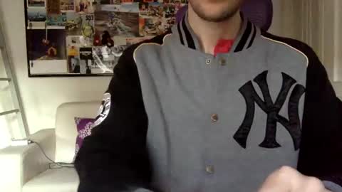 Snapshot of rocketviper chatting on February 20, 3:19 pm RocketViper online show from February 20, 3:19 pm