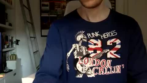 Snapshot of rocketviper chatting on October 9, 1:49 pm RocketViper online show from October 9, 1:49 pm