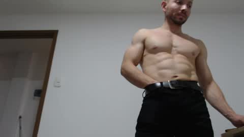 rocky muscle online show from March 23, 10:05 pm