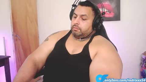 Snapshot of rodrixxx54 chatting on March 4, 5:00 am rodrixxx54 online show from March 4, 5:00 am