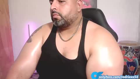 Snapshot of rodrixxx54 chatting on December 4, 2:31 am rodrixxx54 online show from December 4, 2:31 am