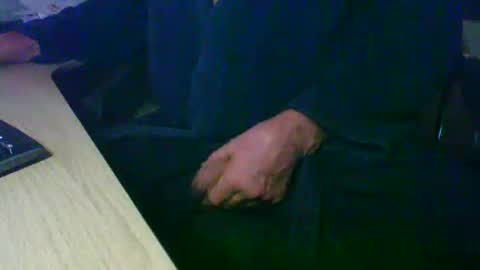 Snapshot of roger_peter chatting on February 26, 4:03 am roger_peter online show from February 26, 4:03 am