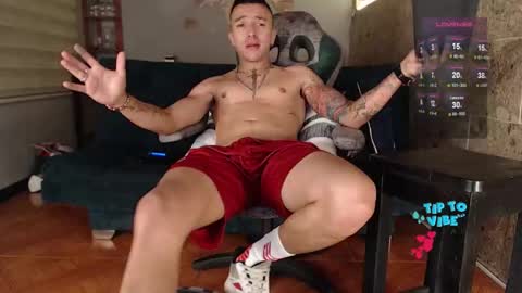 Snapshot of rogert_xx chatting on October 10, 1:54 am Rogert online show from October 10, 1:54 am