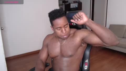 Snapshot of rogger_physique chatting on March 2, 4:58 pm Rogger online show from March 2, 4:58 pm