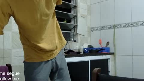 Snapshot of ronnispoto chatting on January 18, 12:28 am ronny online show from January 18, 12:28 am