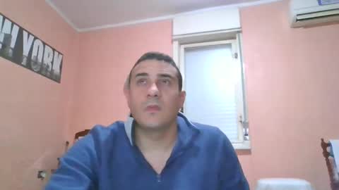 Snapshot of rosario1212 chatting on December 5, 1:47 am Rosario online show from December 5, 1:47 am