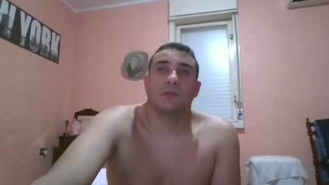 Snapshot of rosario1212 chatting on December 19, 12:34 am Rosario online show from December 19, 12:34 am