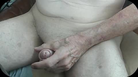 Snapshot of rosco26 chatting on December 17, 8:54 pm Rosco online show from December 17, 8:54 pm