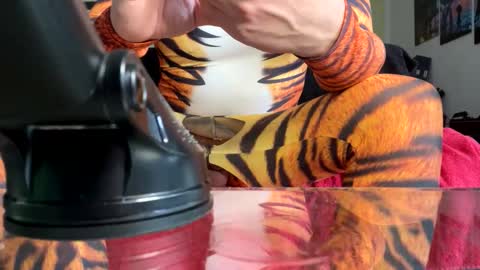 andy leyfield online show from October 26, 1:13 pm