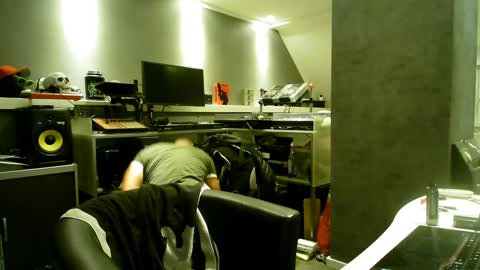 Snapshot of ruffi77 chatting on February 7, 11:34 am Chico que rico Caliente online show from February 7, 11:34 am