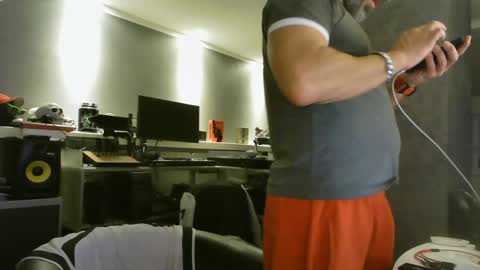 Snapshot of ruffi77 chatting on January 23, 9:50 pm Chico que rico Caliente online show from January 23, 9:50 pm