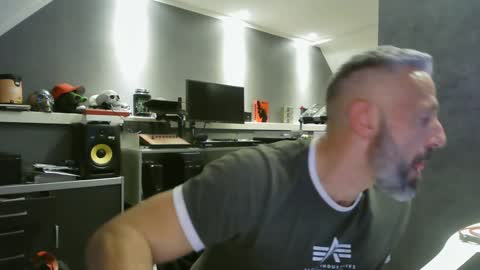 Snapshot of ruffi77 chatting on January 24, 12:20 pm Chico que rico Caliente online show from January 24, 12:20 pm