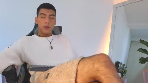  R U S S E L L  online show from October 5, 11:36 am