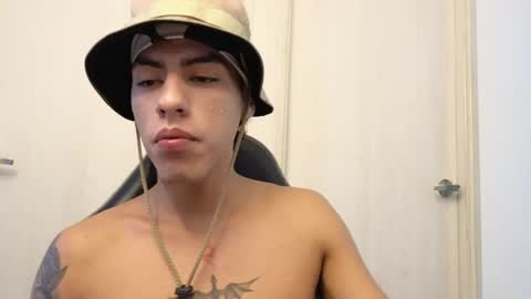  R U S S E L L  online show from April 18, 1:34 pm