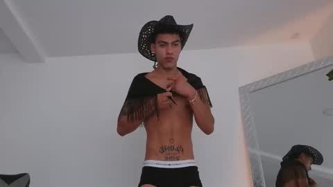  R U S S E L L  online show from January 11, 4:00 pm