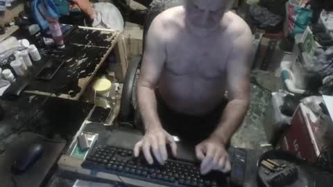 Snapshot of russtenail21 chatting on September 21, 7:36 pm Russtenail21 online show from September 21, 7:36 pm