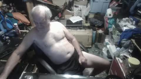 Snapshot of russtenail21 chatting on September 12, 6:08 pm Russtenail21 online show from September 12, 6:08 pm