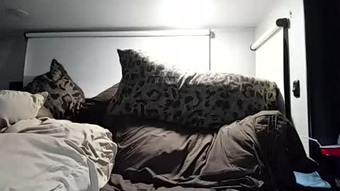 rvcouple91 online show from April 26, 4:10 am