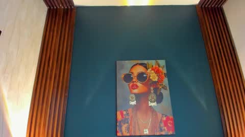 Ryan independent model online show from January 8, 11:32 pm