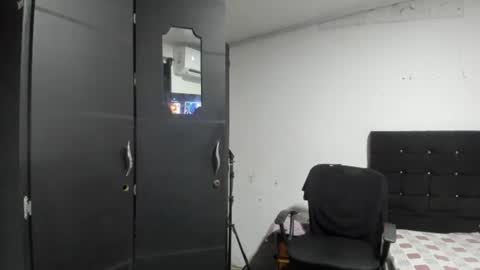 ryan_xc1 online show from June 20, 3:55 am