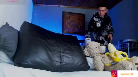 Ryannhill  online show from March 1, 8:47 am