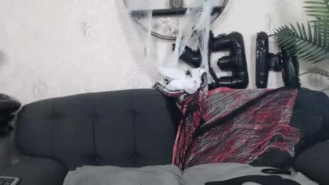 Snapshot of ryanvibe chatting on October 23, 12:30 pm Ryan online show from October 23, 12:30 pm
