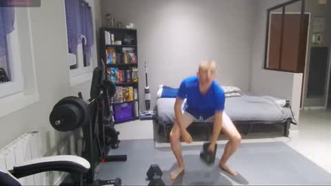 Snapshot of ryukukamifr chatting on September 22, 8:03 am Ryuk FR online show from September 22, 8:03 am