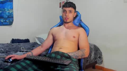 Snapshot of salvatore_dereck chatting on October 24, 1:29 am   online show from October 24, 1:29 am