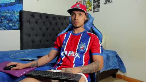 Snapshot of salvatore_dereck chatting on March 5, 1:21 am   online show from March 5, 1:21 am