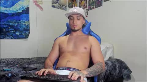 Snapshot of salvatore_dereck chatting on October 7, 1:10 am   online show from October 7, 1:10 am
