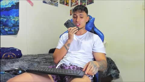 Snapshot of salvatore_dereck chatting on October 9, 12:59 am   online show from October 9, 12:59 am