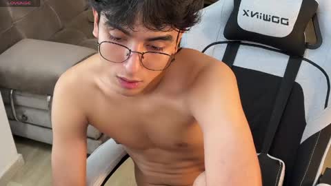 salvatore_montt online show from April 21, 2:51 am