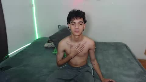 sam__cute online show from January 8, 4:50 am