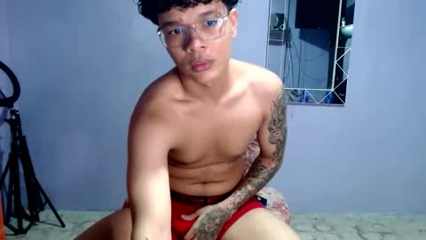 sam_latino22 online show from November 22, 4:23 am