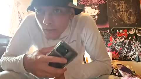 samdawg723718 online show from July 21, 1:46 pm