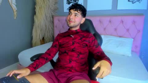 Snapshot of samir_bear chatting on January 17, 12:42 pm Samir online show from January 17, 12:42 pm