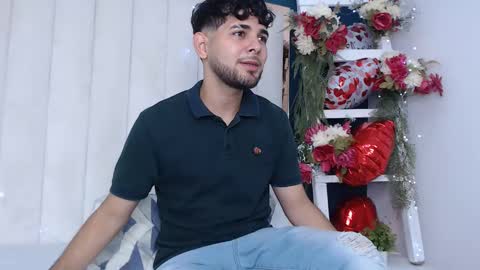 Snapshot of samir_bear chatting on February 24, 12:05 pm Samir online show from February 24, 12:05 pm