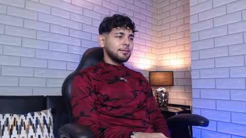 Snapshot of samir_bear chatting on February 27, 12:23 pm Samir online show from February 27, 12:23 pm