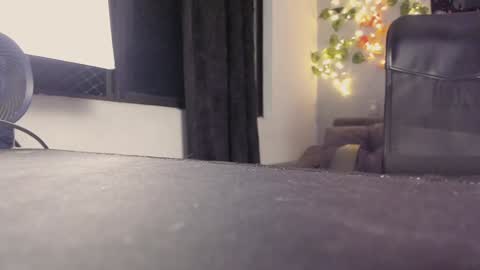 Samuel Woodson online show from December 4, 1:03 am