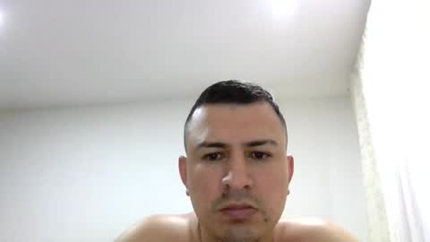 samuelzapata1 online show from July 27, 9:44 pm