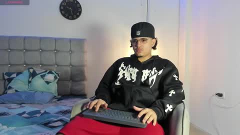 samxx_muscle online show from October 29, 2:53 pm