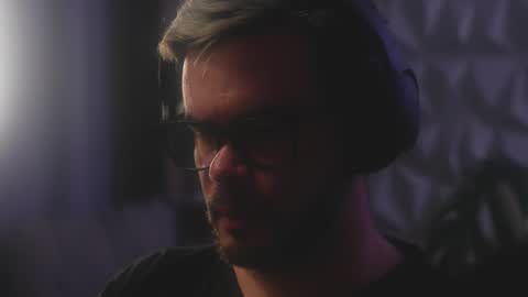 Sanders online show from February 11, 5:45 am