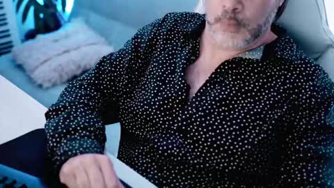 Sanders online show from February 12, 2:45 am