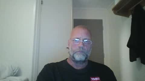 sandnesrune523 online show from September 25, 6:07 pm