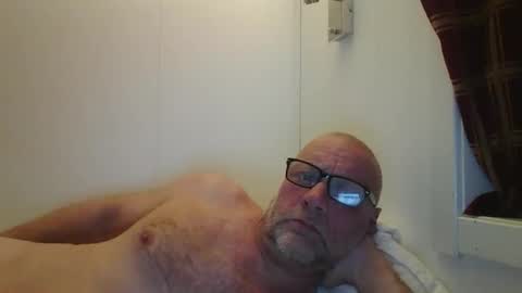 sandnesrune523 online show from February 14, 6:08 am